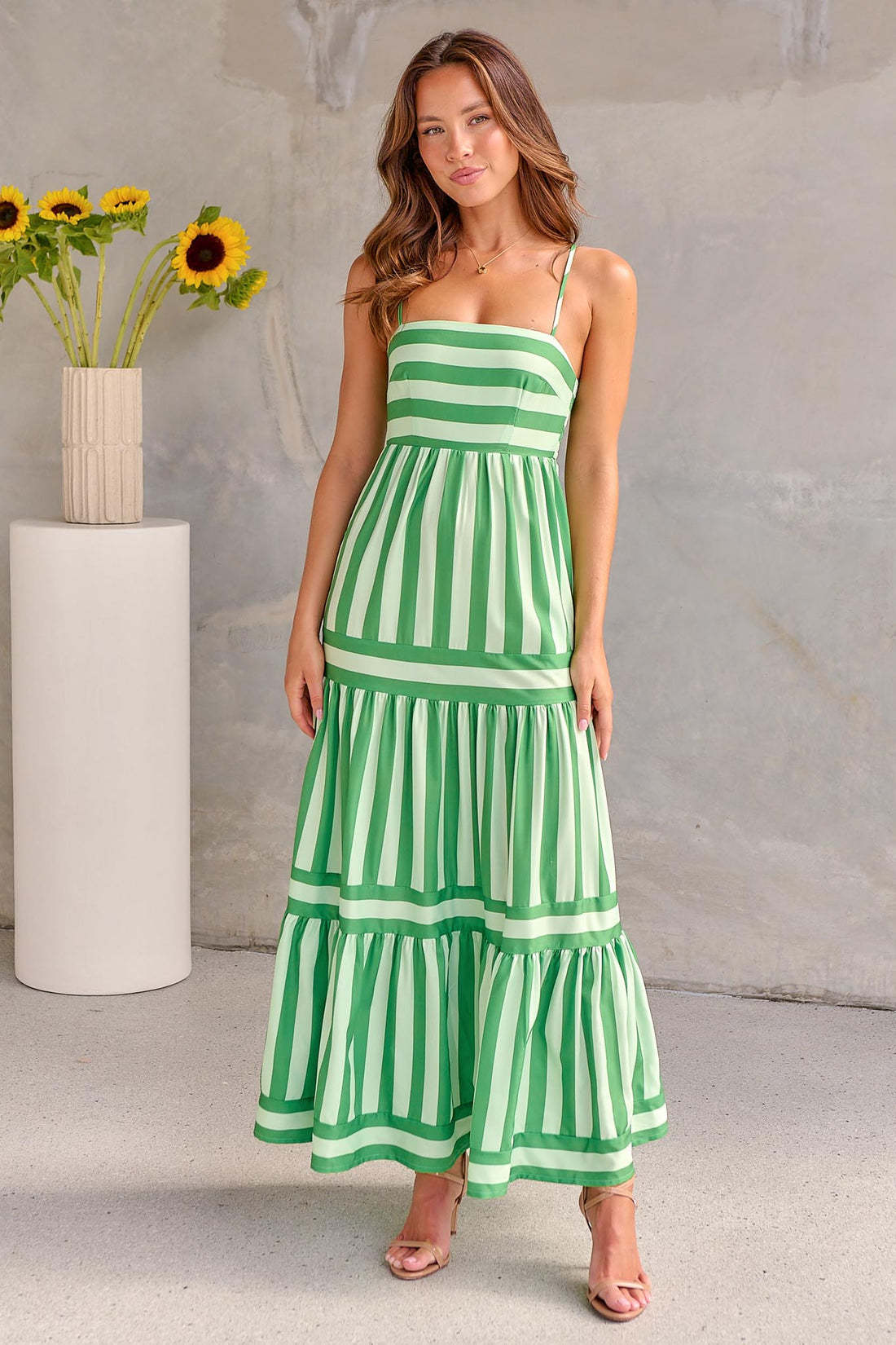 Robe longue à rayures élégantes