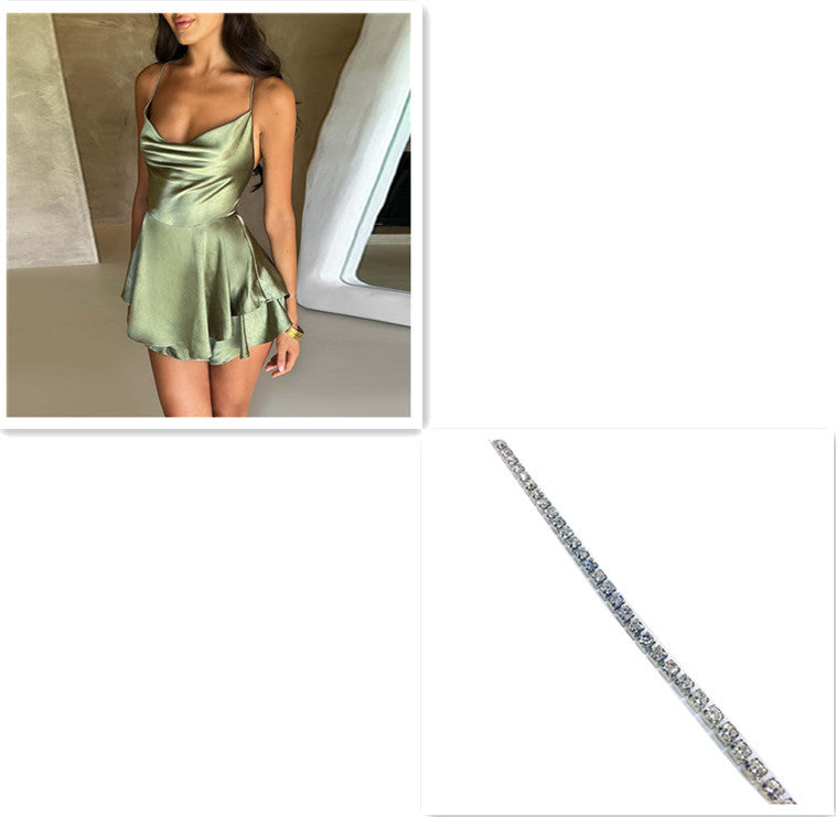 Robe courte satinée à bretelles fines