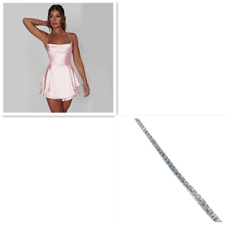 Robe courte satinée à bretelles fines