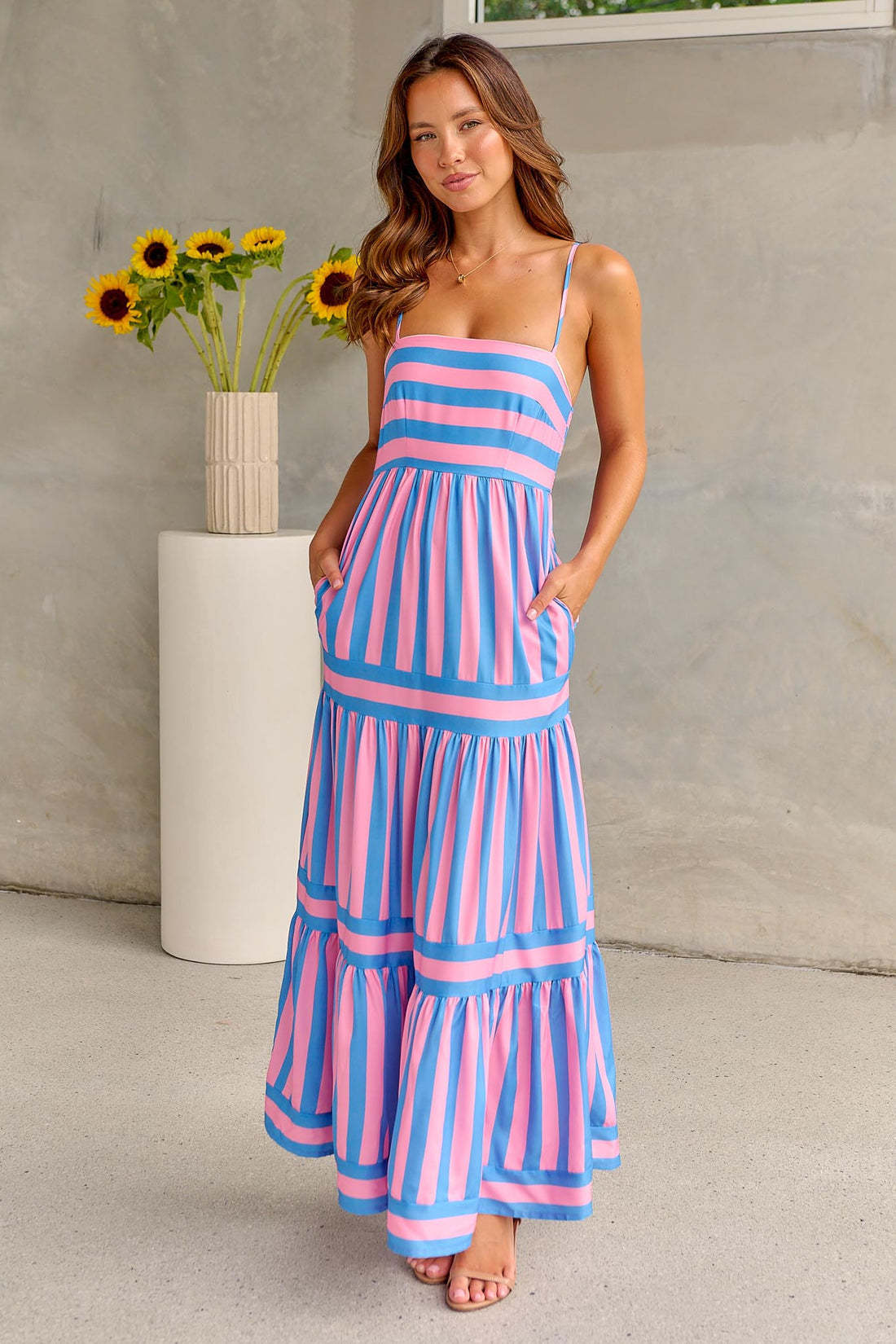 Robe longue à rayures élégantes