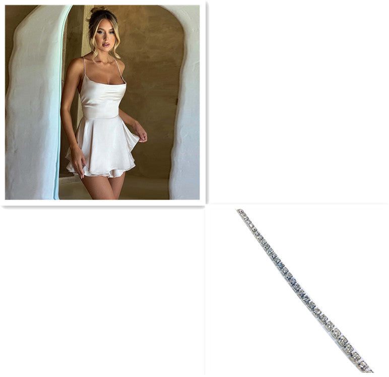 Robe courte satinée à bretelles fines
