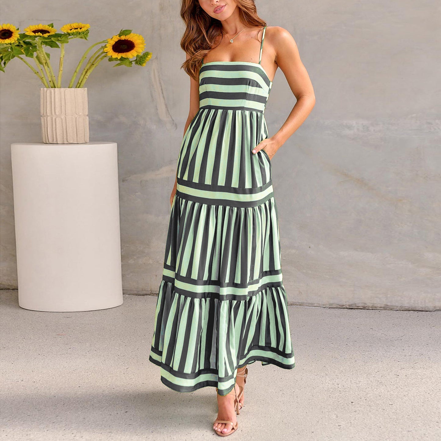 Robe longue à rayures élégantes