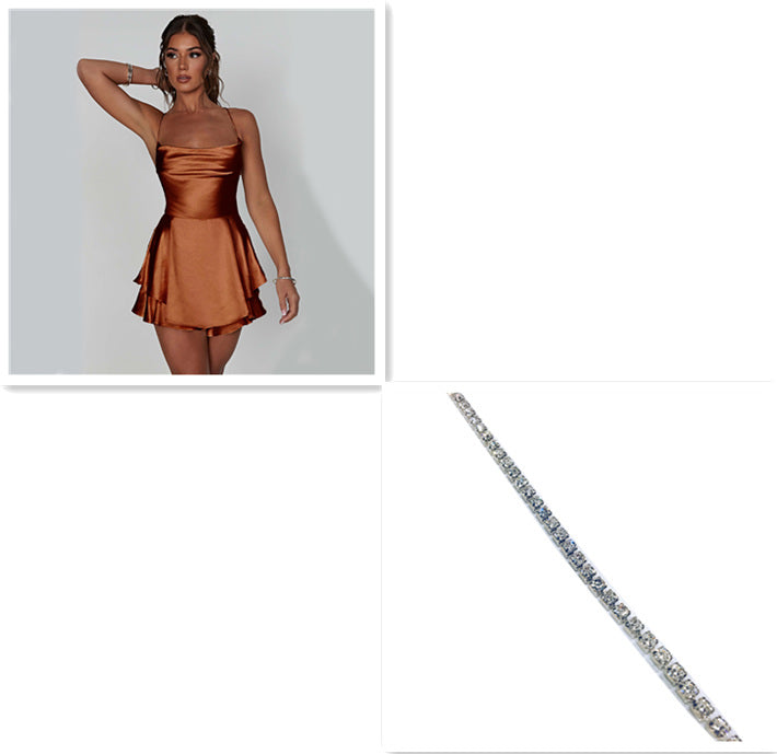 Robe courte satinée à bretelles fines